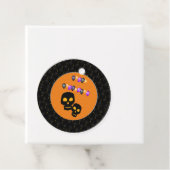 Black Boarder Black Skulls Happy Halloween Ballon Geschenkanhänger (Beispiel)
