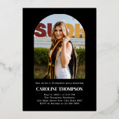 Black Bold Gold Typography 2 Photo Arch Graduation Folieneinladung (Rückseite)