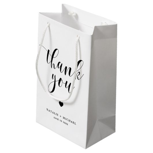 Black Bold Script Wedding Vielen Dank, dass Sie ei Kleine Geschenktüte (Rückseite Schrägansicht)