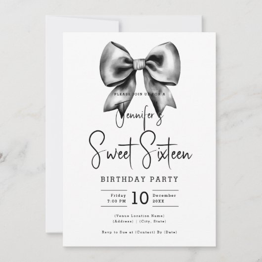 Black Bow Coquette Niedliches Script Sweet 16 Einladung (Vorderseite)