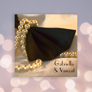 Black Bow Krawatte und White Pearls Hochzeit Einladung