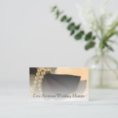 Black Bow Krawatte und White Pearls Hochzeitsplane Visitenkarte (Stehend Vorderseite)