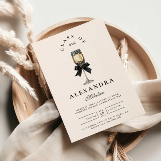 Black Bow Pearl Champagne Graduation Einladung