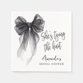 Black Bow Shes Tying The Knot Bridal Shower Serviette (Vorderseite)