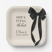 Black Bow She's Tying The Knot Party Pappteller (Vorderseite)