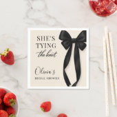 Black Bow She's Tying The Knot Party Serviette (Beispiel)