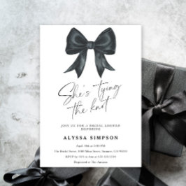 Black Bow Sie bindet das Brautparty am Knoten Einladung