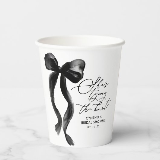Black Bow Sie bindet das Brautparty des Knotens Pappbecher (Rückseite)