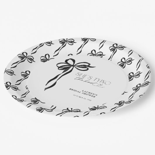 Black Bow Sie bindet das Brautparty des Knotens Pappteller (Schrägansicht)