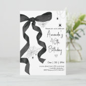 Black Bow Spider Web Coquette Halloween Geburtstag Einladung (Stehend Vorderseite)