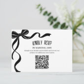 Black Bow Wedding QR code Response Insert RSVP Karte (Stehend Vorderseite)