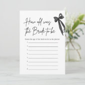 Black Bow wie alt war das Brautparty der Braut Einladung (Stehend Vorderseite)