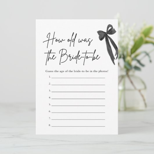 Black Bow wie alt war das Brautparty der Braut Einladung (Stehend Vorderseite)