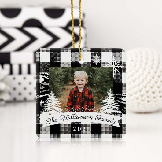 Black Buffalo Kariert Rustic Pine Tree Family Foto Keramikornament