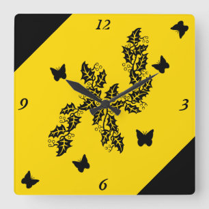 Black Butterfly on Yellow Quadratische Wanduhr
