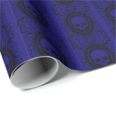Black Cameo Damask Skulls auf Navy Wrapping Paper Geschenkpapier (Rolleneckpunkt)