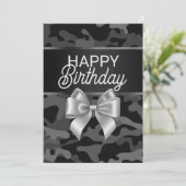 Black Camouflage & Bow Happy Birthday Card Einladung (Stehend Vorderseite)