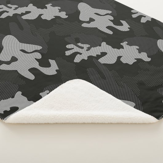 Black Camouflage Pattern Sherpadecke (3/4)