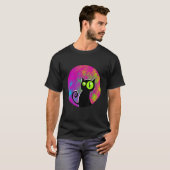 Black cat coloured background glowing eyes T-Shirt (Vorne ganz)
