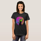 Black cat coloured background glowing eyes T-Shirt (Vorne ganz)