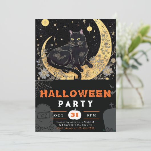 Black Cat Crescent Moon Floral Black Halloween Einladung (Stehend Vorderseite)