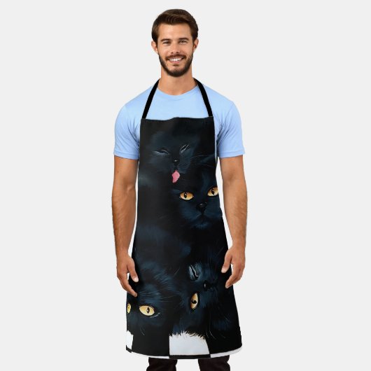 Black Cat Cuddle Schürze (Getragen)