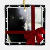 Black Cat First Christmas Pet Foto Rahmen Red Bow Keramikornament (Vorderseite)