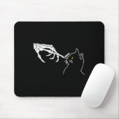 Black Cat Lover Skeleton Hand Boop Funny Halloween Mousepad (Mit Mouse)