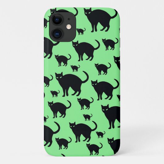 Black Cat on Green Background iPhone / iPad Gehäus Case-Mate iPhone Hülle (Rückseite)