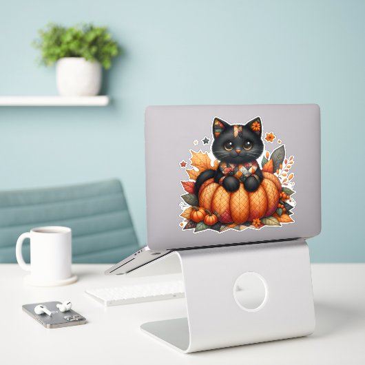 Black Cat on Pumpkin mit Herbst Quilt Muster Aufkleber (Laptop auf Schreibtisch)
