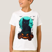 Black Cat on Pumpkins under Full Moon – Spooky Hal T-Shirt (Vorderseite)