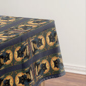 Black Cat Reading A Book Of Solstice Spells Tischdecke (Beispiel)