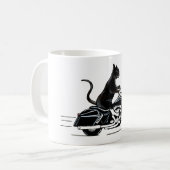 Black Cat Riding A Motorrad Kaffeetasse (Vorderseite Links)