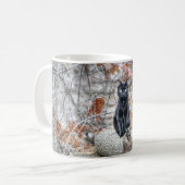 Black Cat Sitting Outdoors Kaffeetasse (Vorderseite Links)