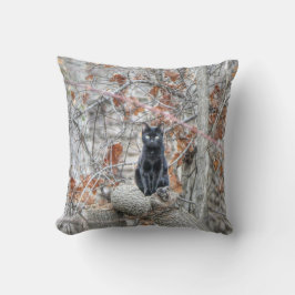 Black Cat Sitting Outdoors Kissen