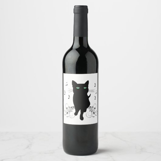 Black Cat Surrounded by Whispering Notes of Music Weinetikett (Vorderseite)