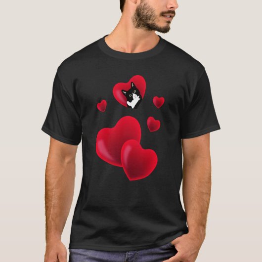 Black Cat Watching Heart Love Valentine Kitty T-Shirt (Vorderseite)