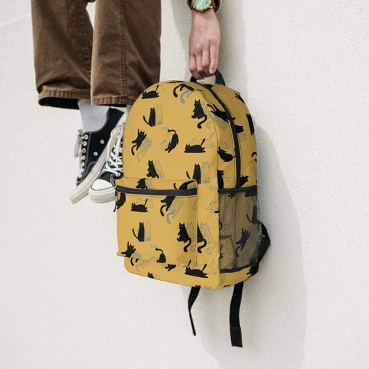 Black Cats on Mustard with Blue Outlines– Modern  Bedruckter Rucksack