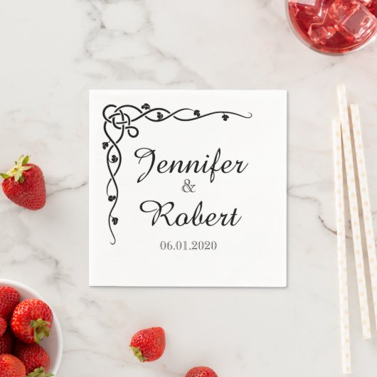 Black Celtic Knot Corner Vine Wedkin Napkin Serviette (Beispiel)