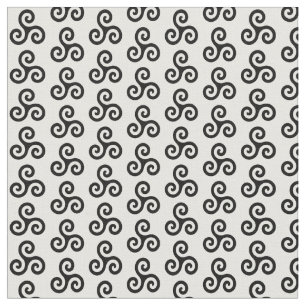 Black Celtic Triple Spiral Triskele auf Weiß Stoff