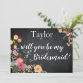 Black Chalk Board Floral Werden Sie meine Bridesma Einladung (Stehend Vorderseite)