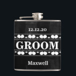 Black Chalkboard The Trauzeuge Wedding Flachmann<br><div class="desc">Das ist Black Chalkboard Trauzeuge Modern Flask. Diese Flasenfunktion ist ein Hintergrund für schwarze Chalkboards. Es ist vollständig anpassbar. Es ist ein einzigartiges Geschenk,  das perfekt für Hochzeiten,  Geburtstage und besondere Veranstaltungen geeignet ist.</div>