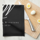 Black Chic Monogram Wedding Geschirrtuch (Viertel Falte)