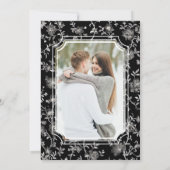 Black Chinoiserie Crest Photo Wedding Save The Date (Rückseite)