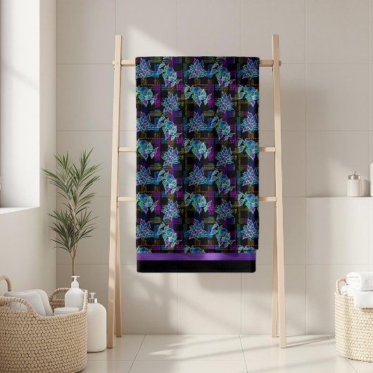 Black Christmas Poinsettia Ziermuster Badehandtuch