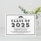 Black Class of 2025 Mustache Retro Abschluss Einladung (Stehend Vorderseite)