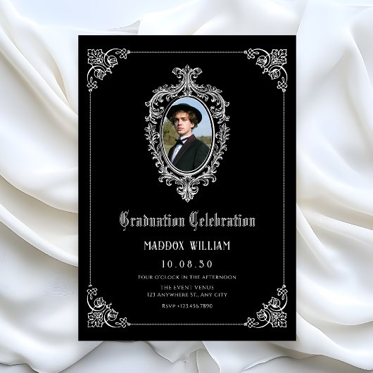 Black Classic Gothic Abschluss Foto Einladung