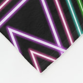 Black Colorful Retro 80's Neon Geometric Triangles Fleecedecke (Ecke)