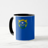 Black Combo Tasse mit der Flagge von Nevada, USA (Vorderseite Links)