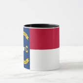 Black Combo Tasse mit der Flagge von North Carolin (Zentrum)